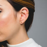 Modelo Oreja Dúo Pendiente Estrella y Pendiente Ear Cuff de Cadena Plata de Ley 925 bañado en Oro