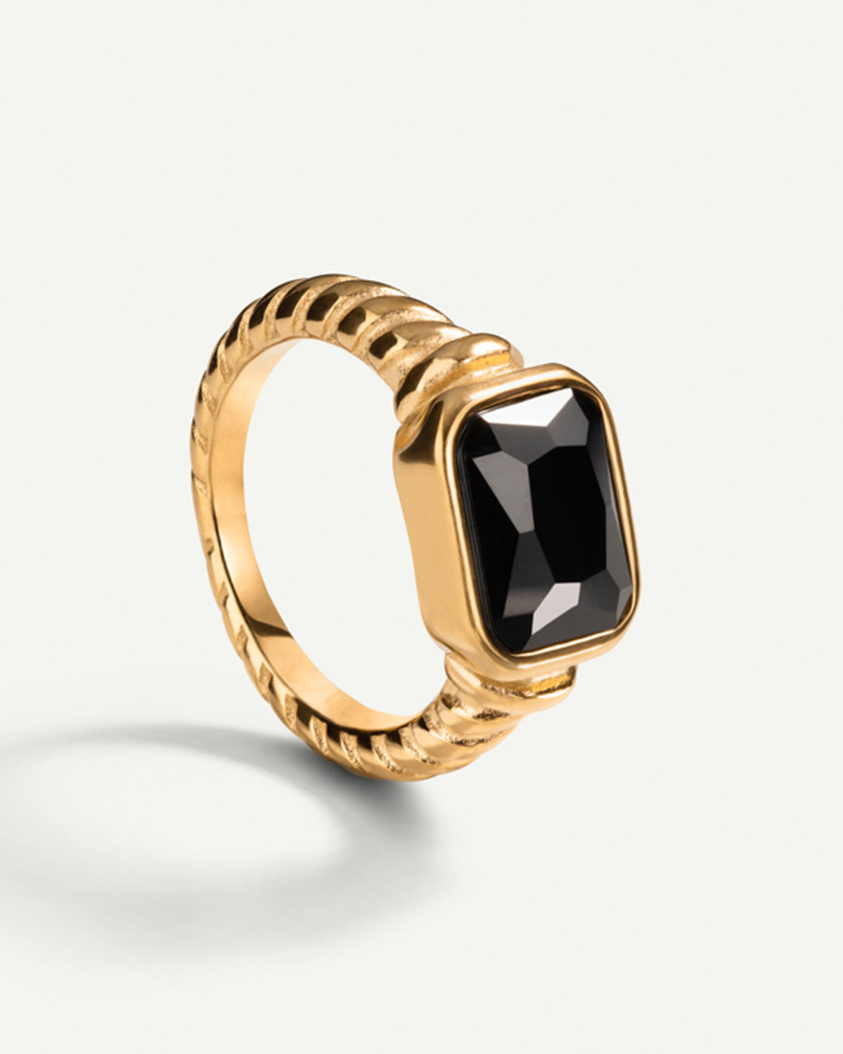 MARIELA BLACK RING