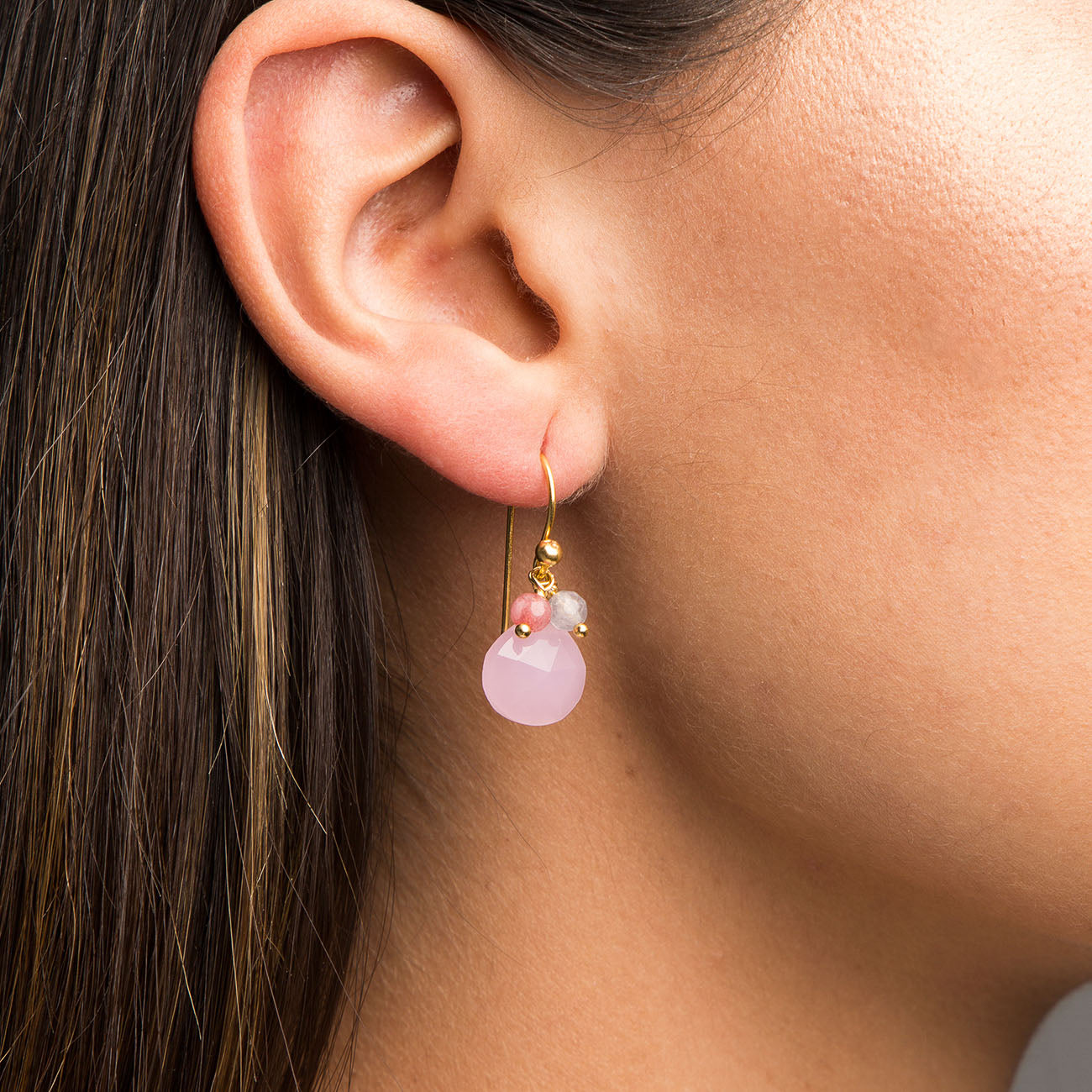 Oreja con pendiente Wendy Rose