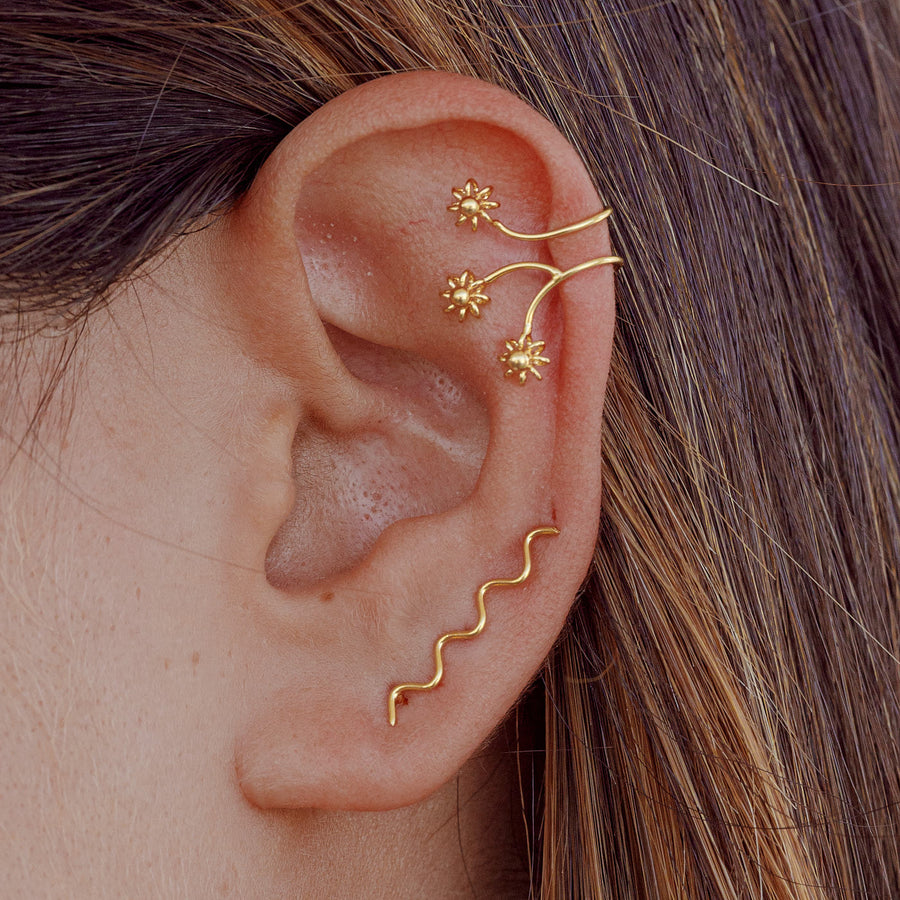 Oreja con pendiente zig zag thin gold