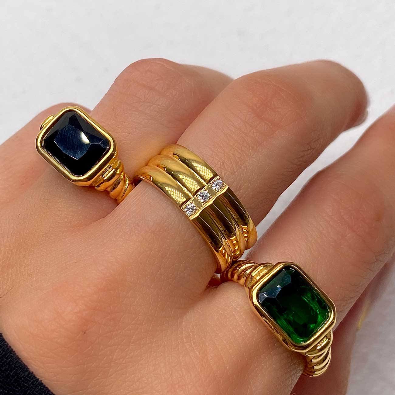 MARIELA BLACK RING