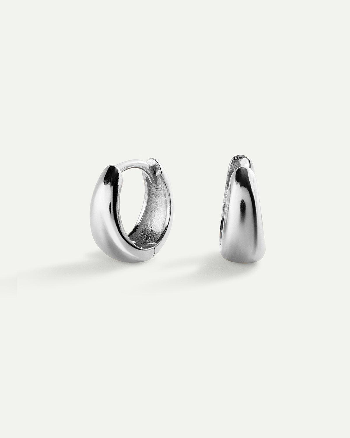 URA M SILVER EARRINGS
